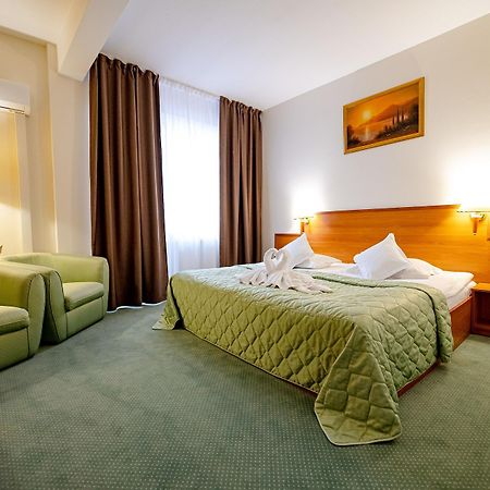 Hotel Rivulus Бая-Маре Екстер'єр фото