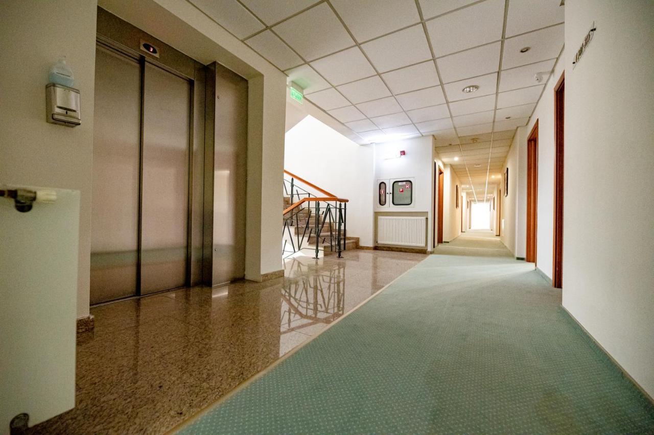 Hotel Rivulus Бая-Маре Екстер'єр фото