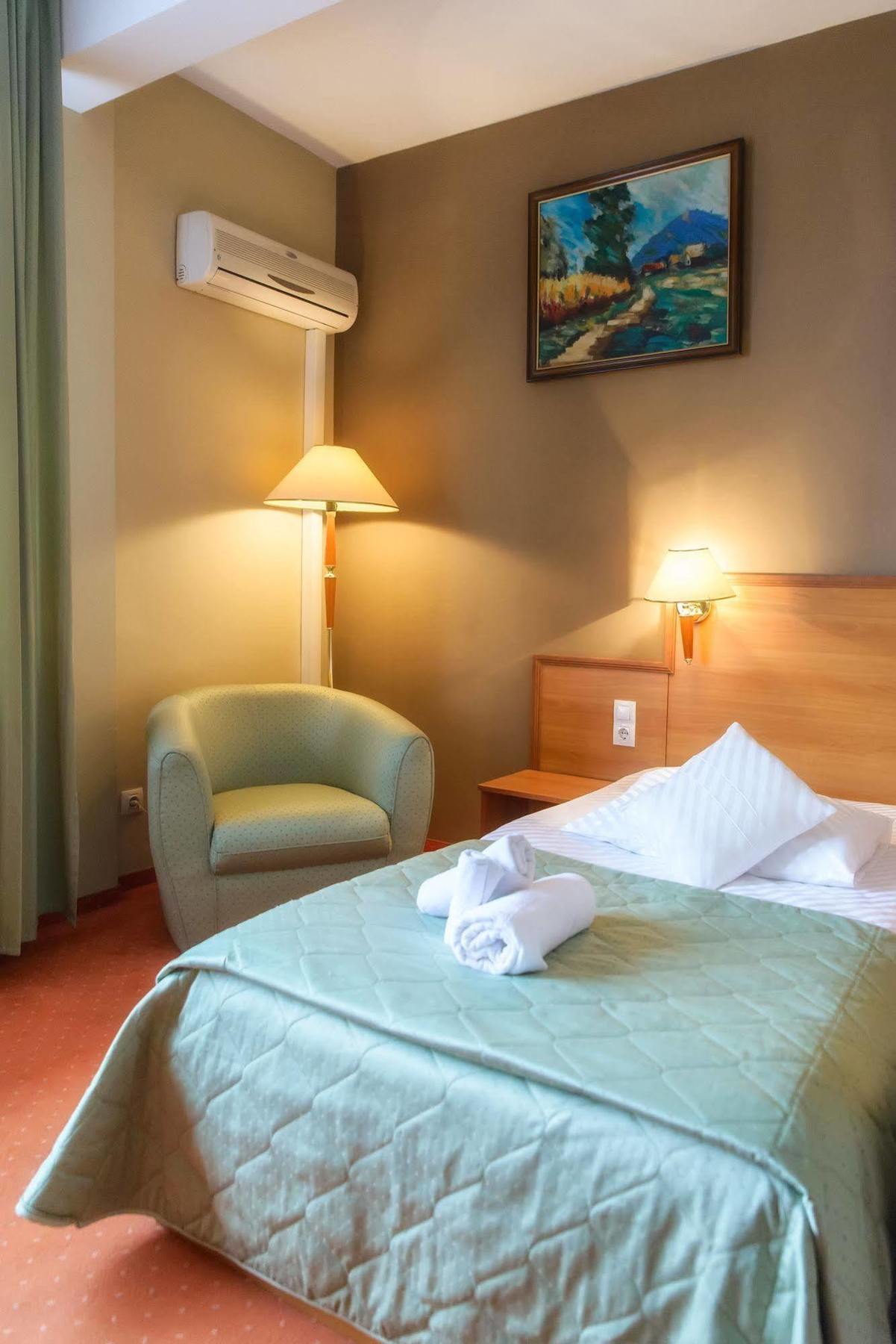 Hotel Rivulus Бая-Маре Екстер'єр фото
